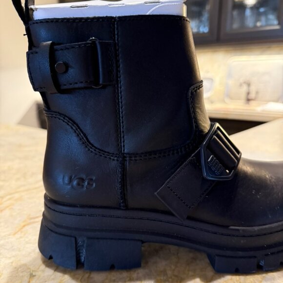Ugg Women's Ashton Short Waterproof Bootie NWT Size 7 - Picture 5 of 11